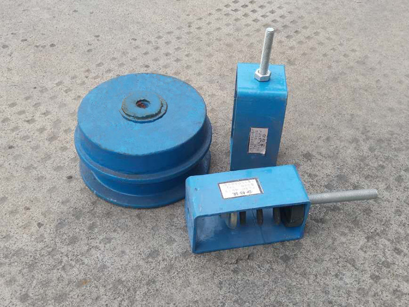 落地，吊鉤式減震器